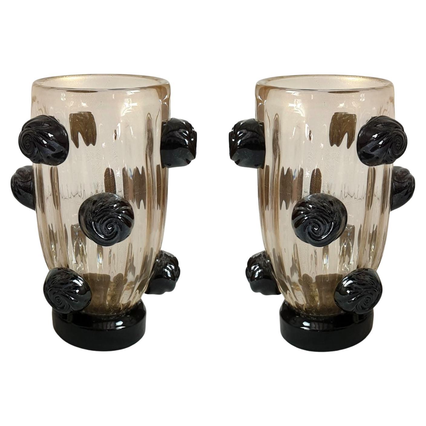 https://a.1stdibscdn.com/pair-of-murano-glass-vases-signed-costantini-for-sale/f_39871/f_439866221741700605928/f_43986622_1741700606322_bg_processed.jpg