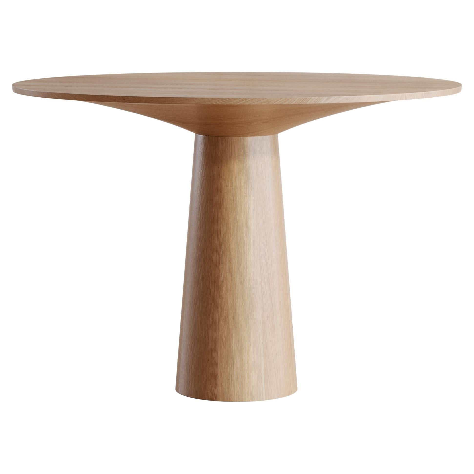 https://a.1stdibscdn.com/round-dining-table-in-natural-solid-oak-by-sergio-vulpe-3d-model-for-sale/f_99712/f_440216021741854942834/f_44021602_1741854943347_bg_processed.jpg