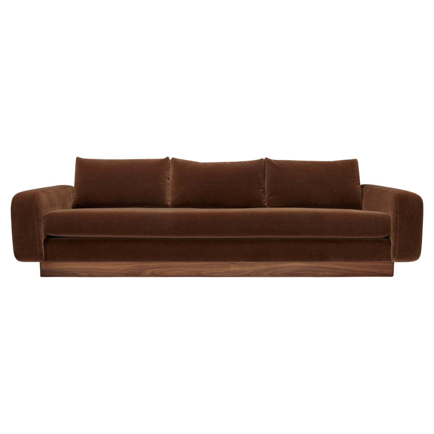https://a.1stdibscdn.com/mesa-sofa-by-lawson-fenning-for-sale/f_8060/f_441609021742602269522/f_44160902_1742602269775_bg_processed.jpg