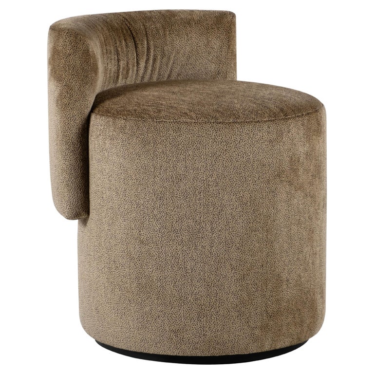 https://a.1stdibscdn.com/mid-century-modern-grand-pouf-chenille-oak-handmade-in-portugal-by-greenapple-for-sale/f_53532/f_441863321742827595920/f_44186332_1742827596903_bg_processed.jpg?width=768