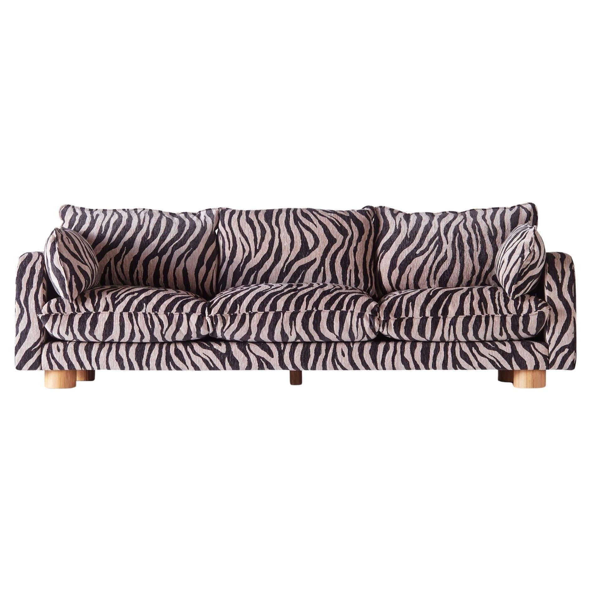https://a.1stdibscdn.com/miles-sofa-zebra-for-sale/f_58912/f_442125521742922163459/f_44212552_1742922164144_bg_processed.jpg