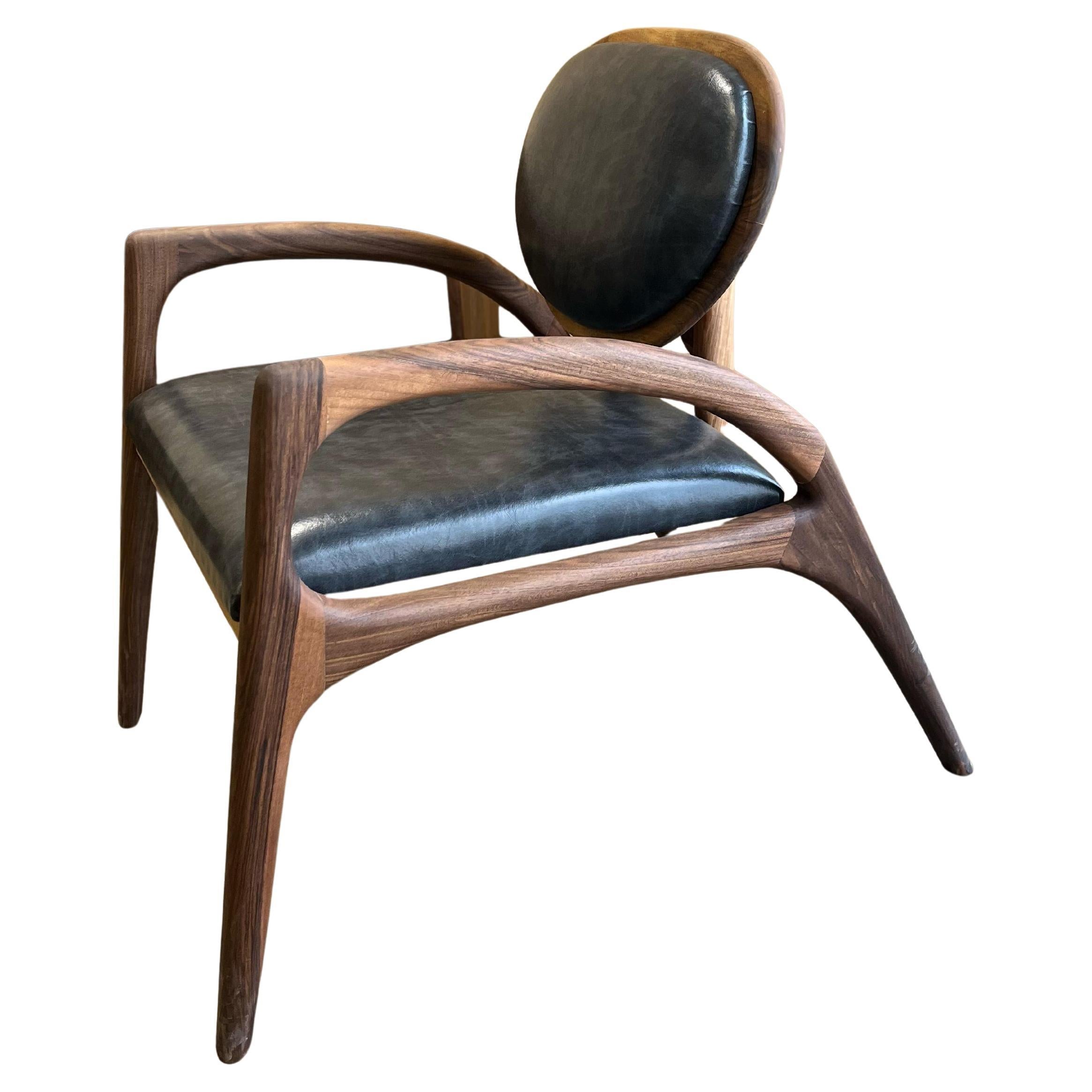 https://a.1stdibscdn.com/walnut-armchair-wooden-chair-walnut-wood-lounge-chair-for-sale/f_91932/f_442551421743154309164/f_44255142_1743154309909_bg_processed.jpg