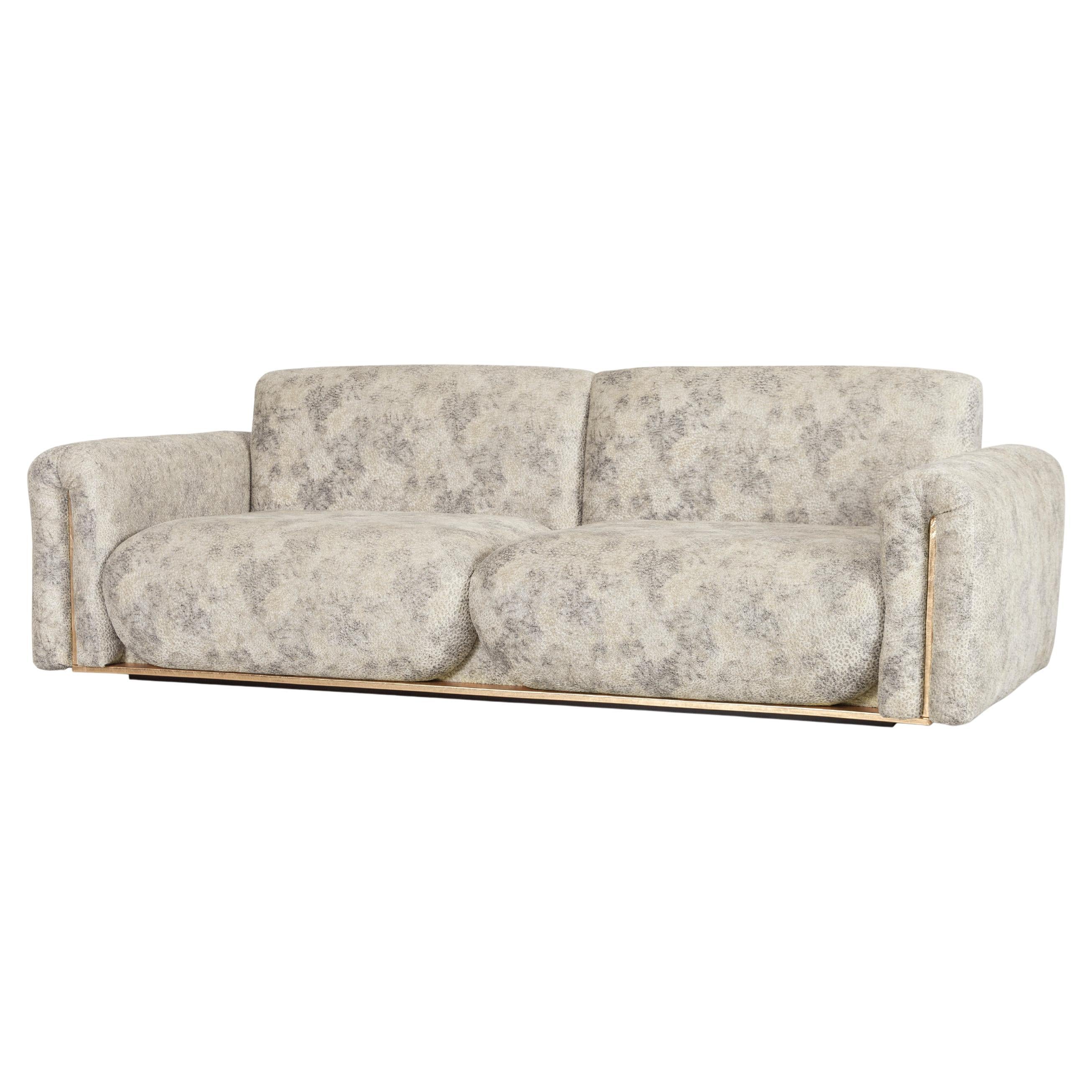 https://a.1stdibscdn.com/mid-century-modern-beijinho-sofa-beige-jacquard-leather-handmade-greenapple-for-sale/f_53532/f_442715521743174331100/f_44271552_1743174331904_bg_processed.jpg