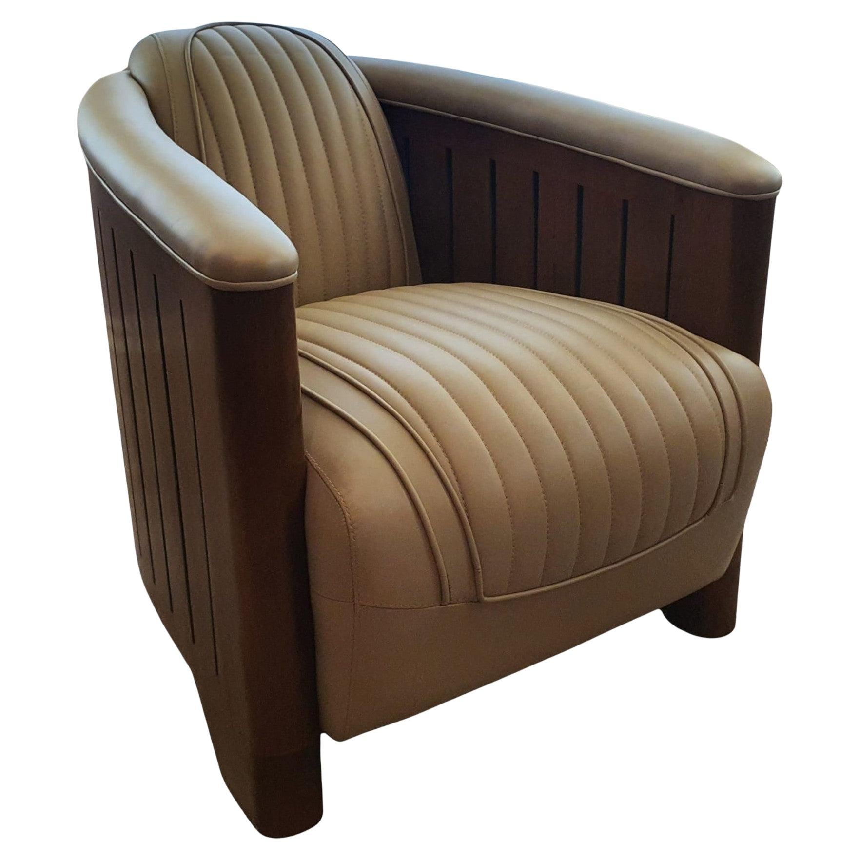 https://a.1stdibscdn.com/a-gorgeous-club-armchair-in-the-art-deco-style-for-sale/f_58362/f_442900621743258451141/f_44290062_1743258451683_bg_processed.jpg