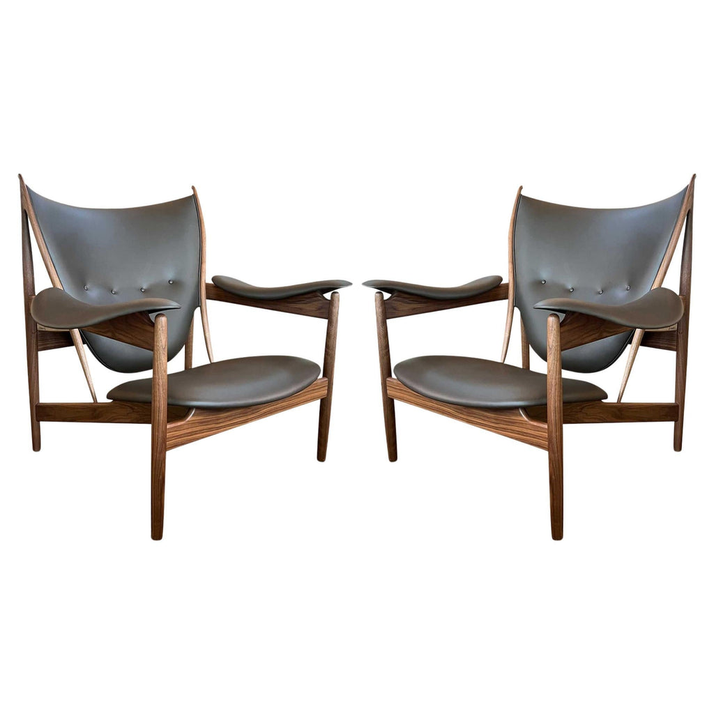 https://a.1stdibscdn.com/pair-of-chieftain-chairs-by-house-of-finn-juhl-for-sale/f_9409/f_448543921746197721689/f_44854392_1746197722170_bg_processed.jpg
