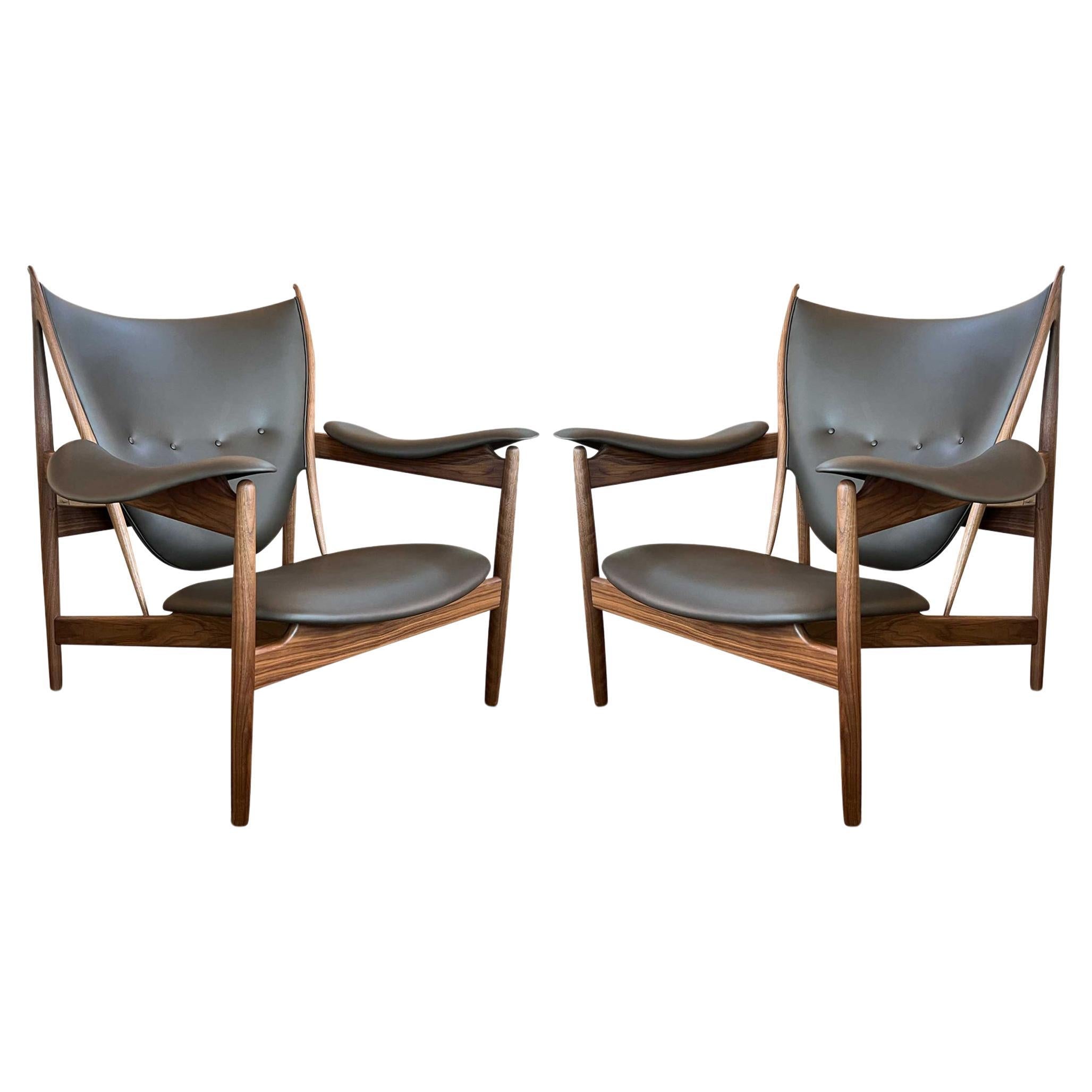 https://a.1stdibscdn.com/pair-of-chieftain-chairs-by-house-of-finn-juhl-for-sale/f_9409/f_448543921746197721689/f_44854392_1746197722170_bg_processed.jpg