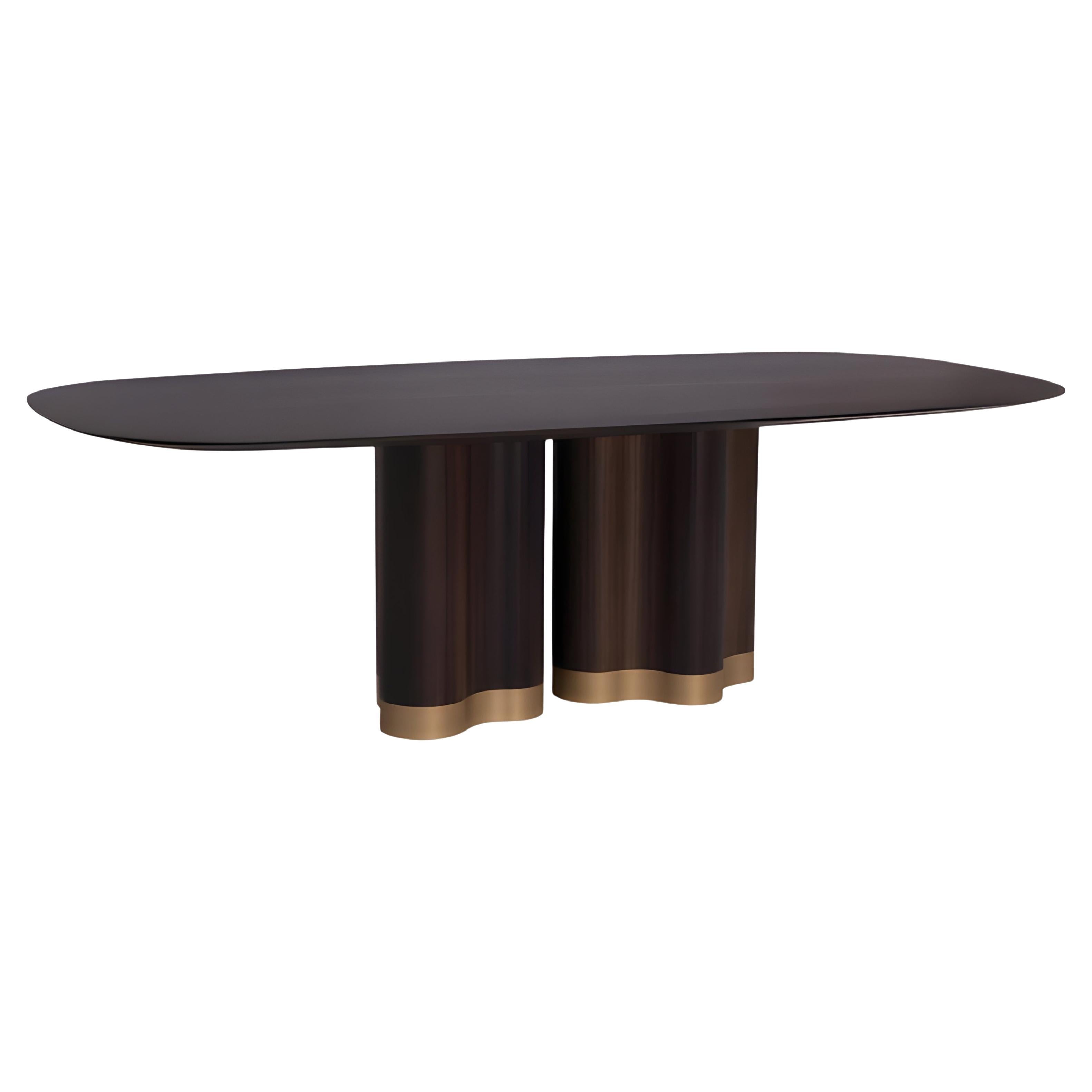 https://a.1stdibscdn.com/shaped-oval-table-in-solid-wood-or-lacquered-base-and-top-for-sale/f_27693/f_448985421762327619084/f_44898542_1762327619857_bg_processed.jpg