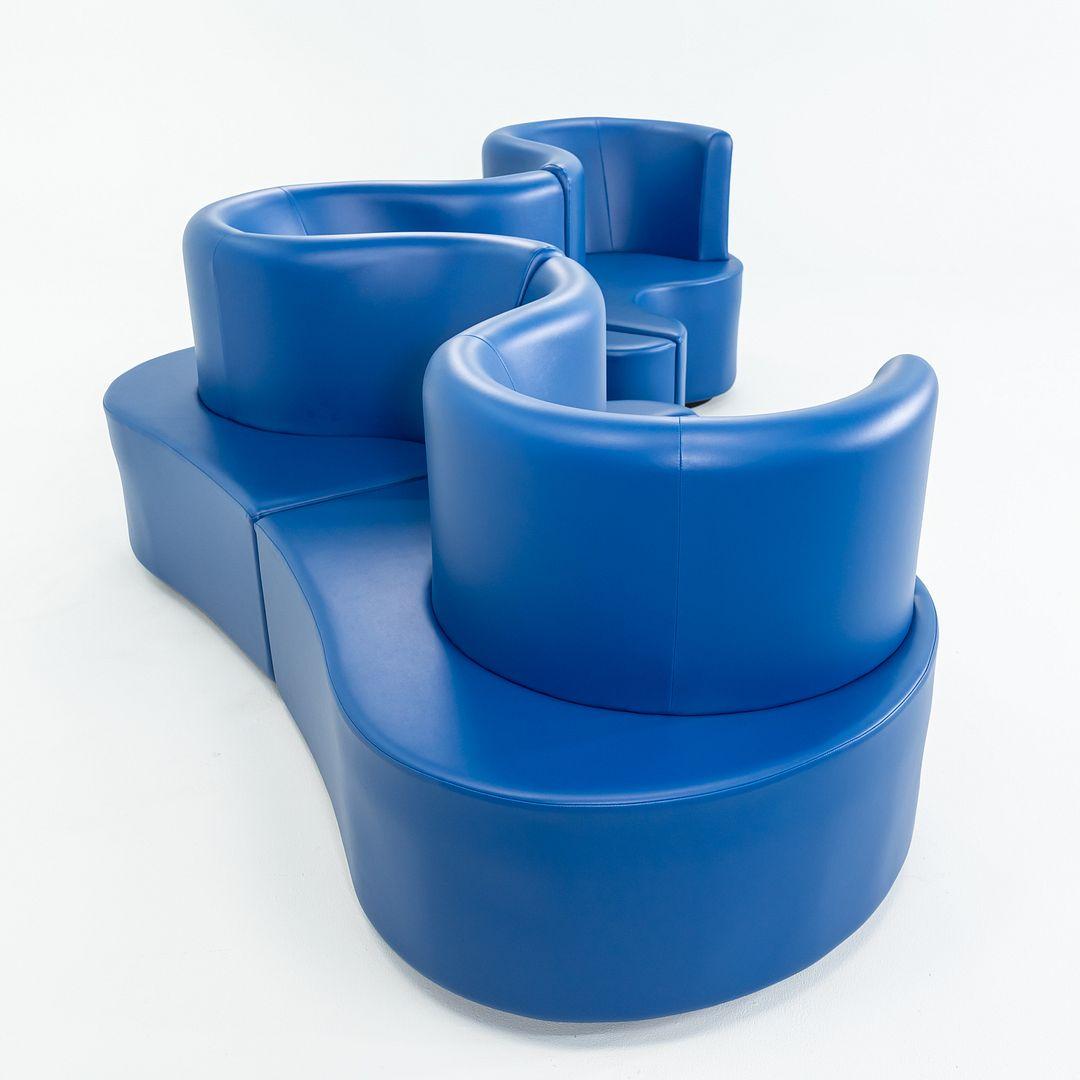 https://a.1stdibscdn.com/2024-verner-panton-for-verpan-cloverleaf-sofa-3-units-in-royal-blue-with-power-for-sale-picture-10/56838182/f_449684521747135473647/f_44968452_10_master.jpg