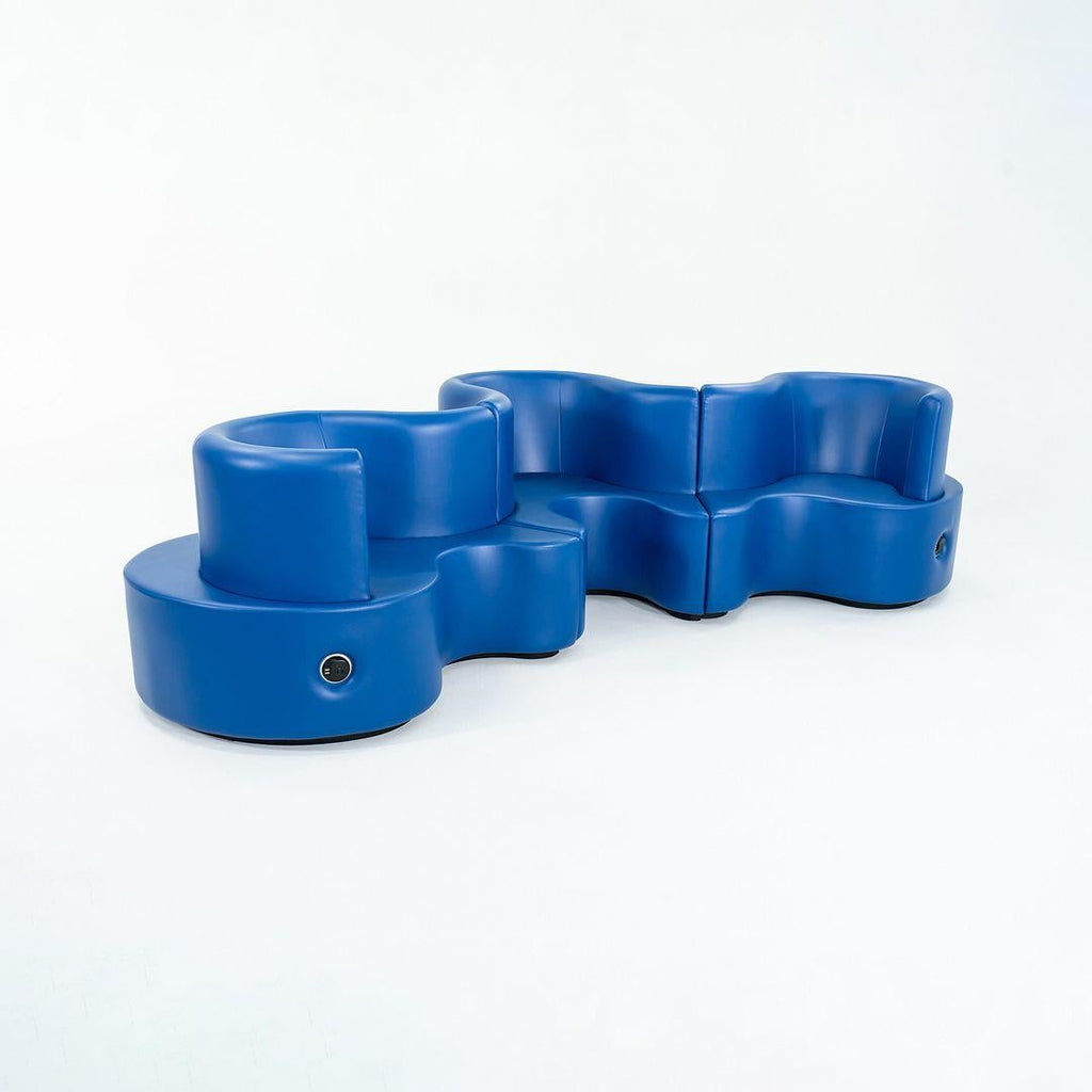 https://a.1stdibscdn.com/2024-verner-panton-for-verpan-cloverleaf-sofa-3-units-in-royal-blue-with-power-for-sale-picture-2/56838182/f_449684521747135473179/f_44968452_2_master.jpg
