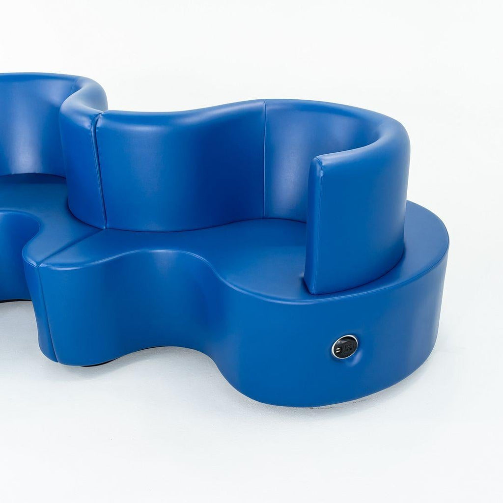 https://a.1stdibscdn.com/2024-verner-panton-for-verpan-cloverleaf-sofa-3-units-in-royal-blue-with-power-for-sale-picture-7/56838182/f_449684521747135473591/f_44968452_7_master.jpg