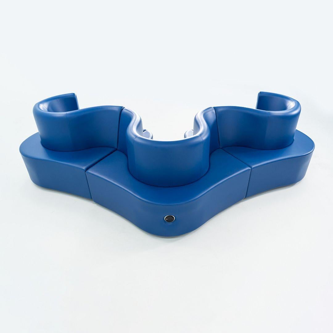 https://a.1stdibscdn.com/2024-verner-panton-for-verpan-cloverleaf-sofa-3-units-in-royal-blue-with-power-for-sale-picture-8/56838182/f_449684521747135473577/f_44968452_8_master.jpg