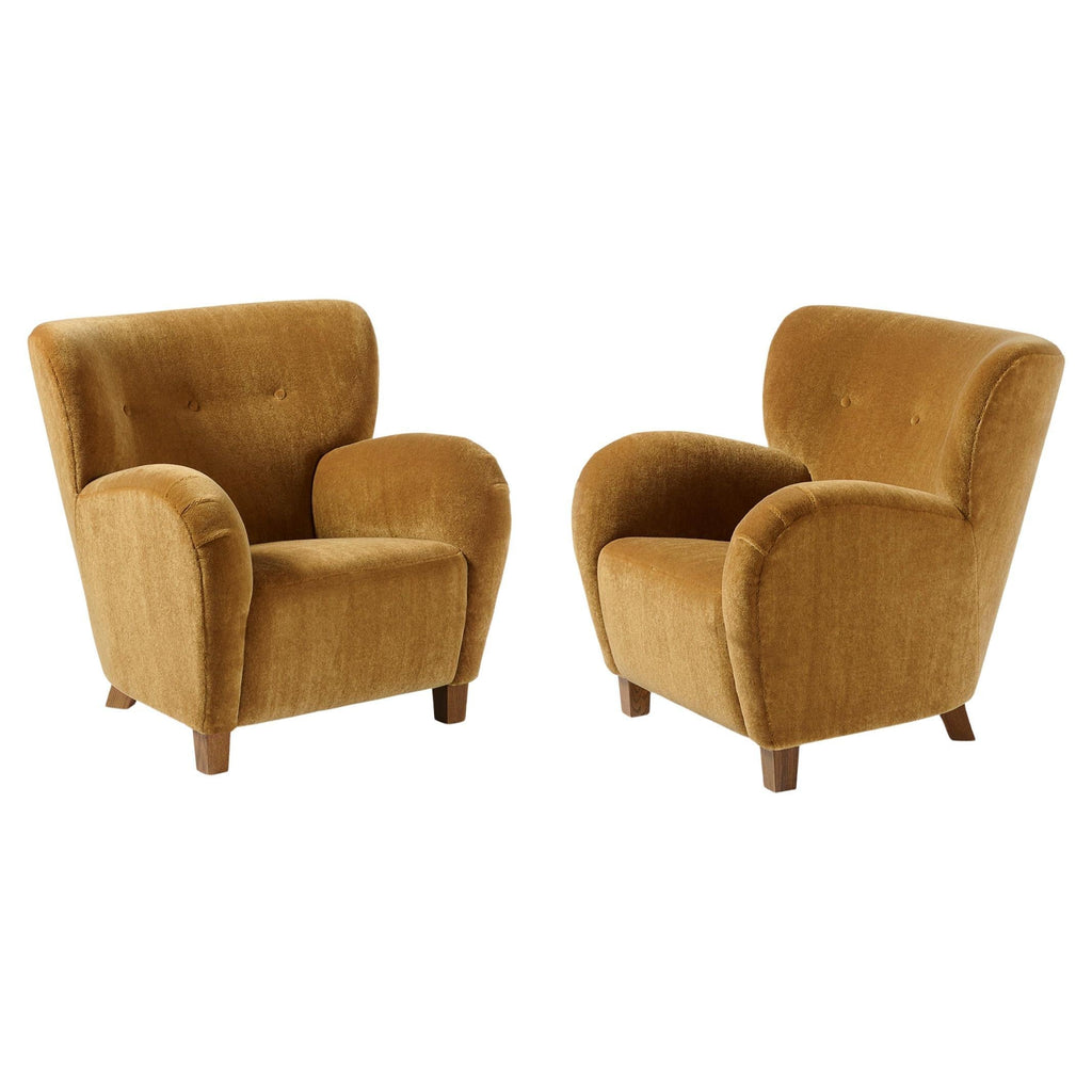 https://a.1stdibscdn.com/pair-of-custom-made-mohair-velvet-karu-armchairs-by-dagmar-for-sale/f_13332/f_449824321747074528508/f_44982432_1747074529077_bg_processed.jpg