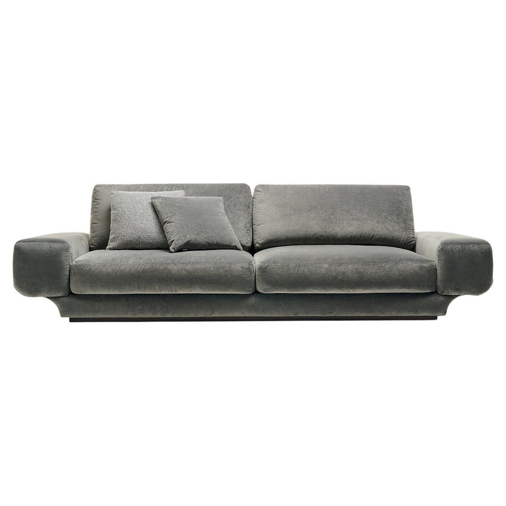 https://a.1stdibscdn.com/milo-gray-fabric-with-aluminum-details-3-seater-sofa-by-zanaboni-for-sale/f_17062/f_450905621747664610727/f_45090562_1747664610993_bg_processed.jpg