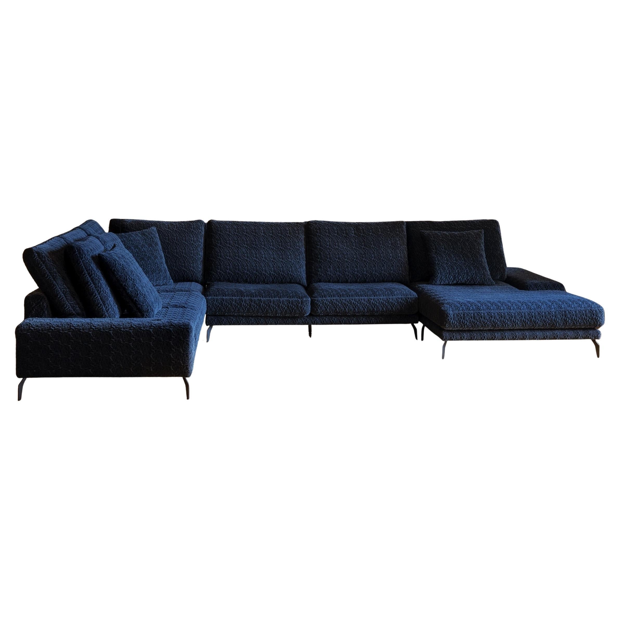 https://a.1stdibscdn.com/bizzarto-manhattan-modular-sofa-with-feather-fillings-for-sale/f_104642/f_454106321749645899594/f_45410632_1749645900251_bg_processed.jpg