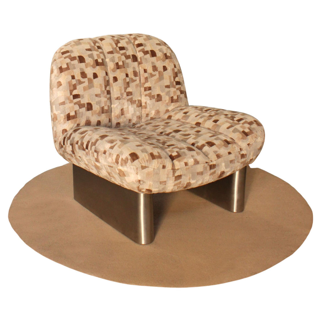 https://a.1stdibscdn.com/new-dooq-modern-colin-armchair-in-com-and-inox-feet-for-sale/f_54242/f_455392921750434334897/f_45539292_1750434335664_bg_processed.jpg