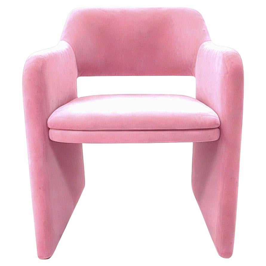 https://a.1stdibscdn.com/contemporary-sculptural-pink-velvet-dining-chair-alquimia-for-sale/f_105132/f_456356621751031298952/f_45635662_1751031299138_bg_processed.jpg