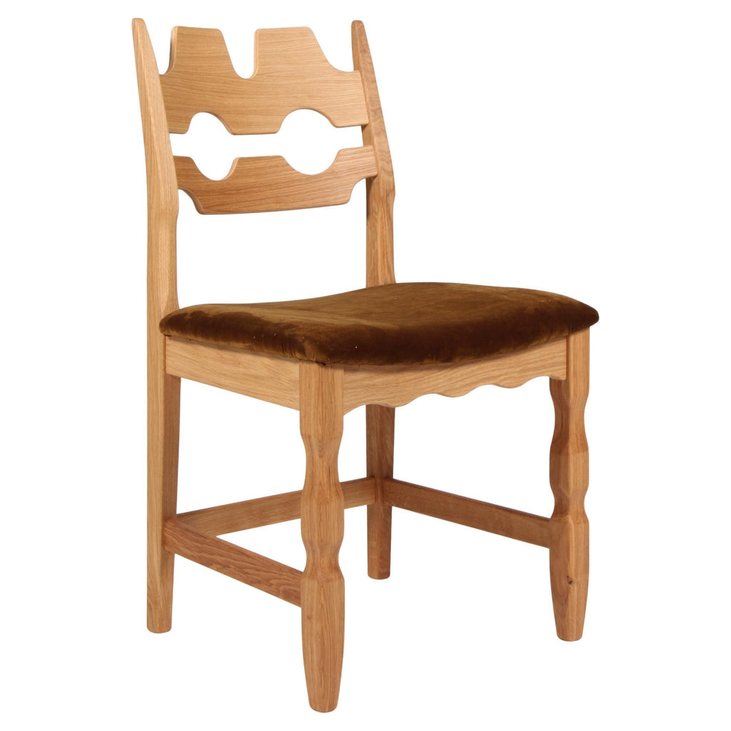 https://a.1stdibscdn.com/dining-chairs-by-henning-kjaernulf-model-razorblade-denmark-oak-for-sale/f_42391/f_456389721751036400883/f_45638972_1751036401391_bg_processed.jpg