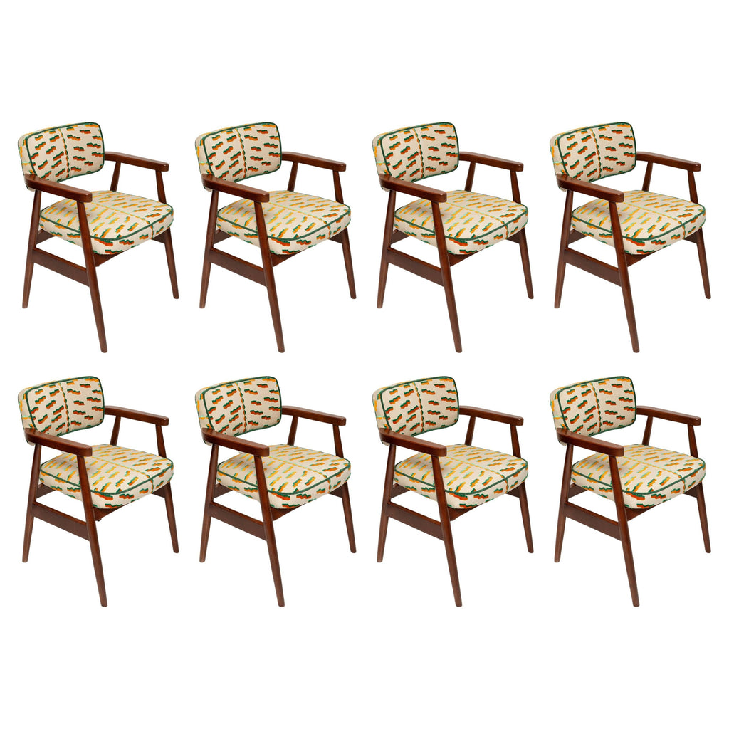 https://a.1stdibscdn.com/eight-vintola-studio-classic-dining-chairs-tiger-beat-jacquard-dedar-europe-for-sale/f_34023/f_457939021752057543068/f_45793902_1752057544174_bg_processed.jpg