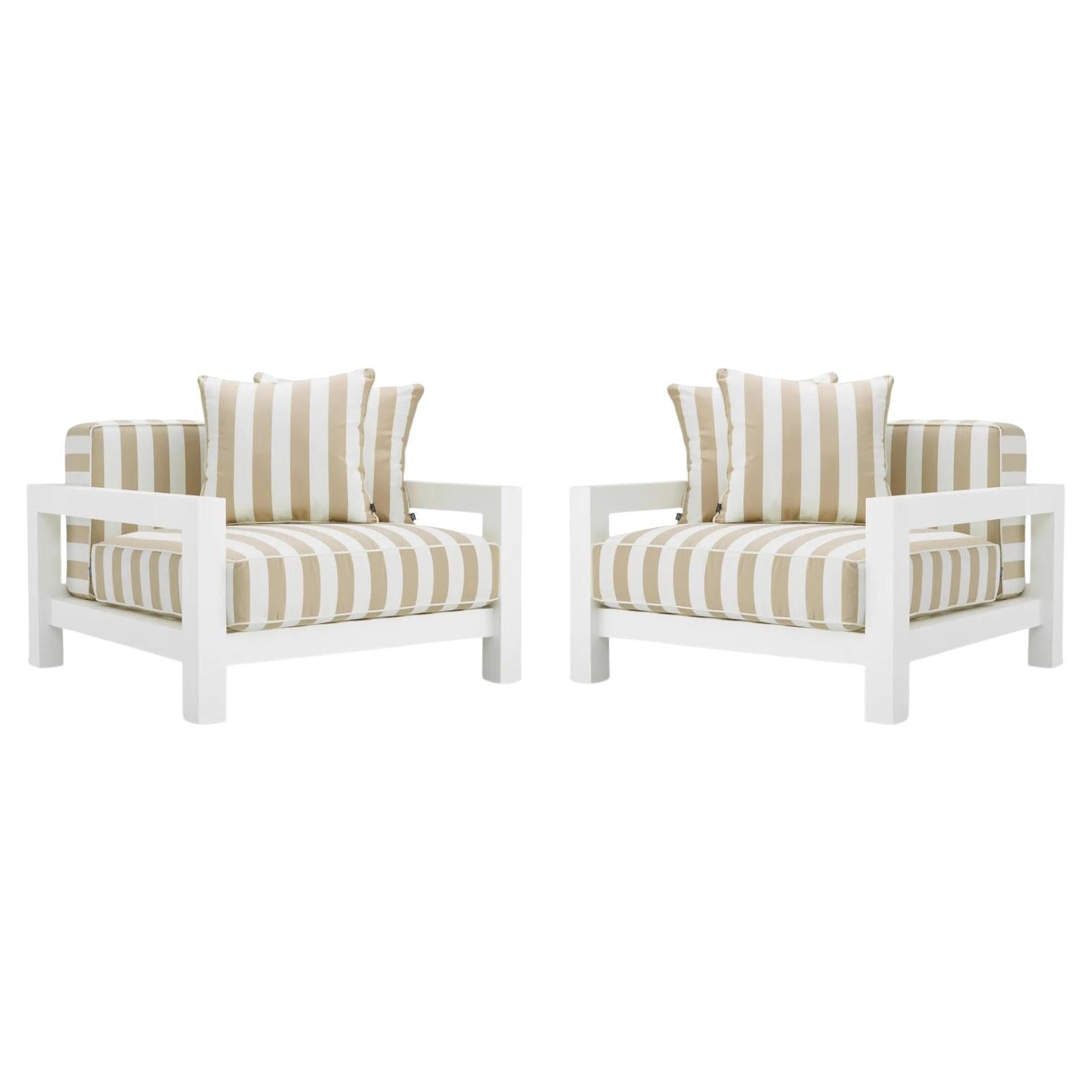 https://a.1stdibscdn.com/pair-of-striped-outdoor-chairs-matte-white-and-beige-finish-aluminum-frame-for-sale/f_15302/f_460920221753975285139/f_46092022_1753975285480_bg_processed.jpg
