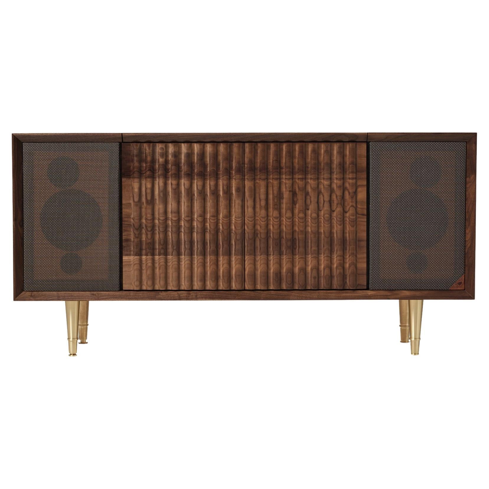 https://a.1stdibscdn.com/wrensilva-standard-record-player-console-in-natural-walnut-brass-for-sale/f_105212/f_461425221754415926215/f_46142522_1754415926704_bg_processed.jpg