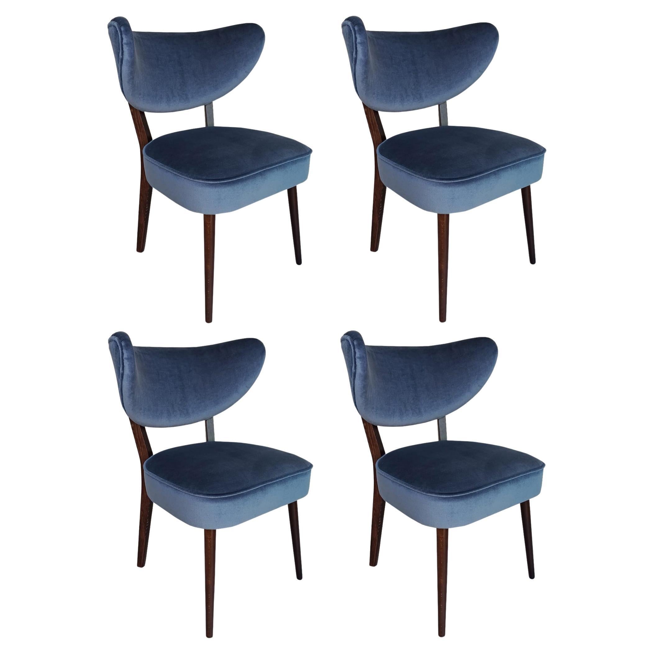 https://a.1stdibscdn.com/set-of-four-vintola-studio-dining-chairs-navy-blue-velvet-perennials-europe-for-sale/f_34023/f_461473821754399092325/f_46147382_1754399093198_bg_processed.jpg