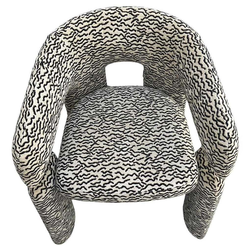 https://a.1stdibscdn.com/bold-apollo-chair-bold-apollo-chair-fabric-pierre-frey-le-chant-des-dunes-for-sale/f_95332/f_461884921754661353773/f_46188492_1754661354086_bg_processed.jpg