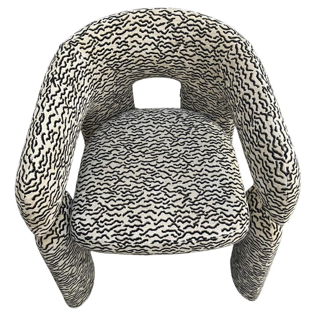 https://a.1stdibscdn.com/bold-apollo-chair-bold-apollo-chair-fabric-pierre-frey-le-chant-des-dunes-for-sale/f_95332/f_461884921754661353773/f_46188492_1754661354086_bg_processed.jpg