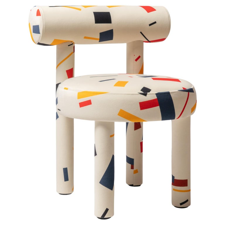https://a.1stdibscdn.com/archipen-dining-chair-limited-artistry-edition-in-the-o-textile-fabric-by-noom-for-sale/f_42321/f_462345321755004224758/f_46234532_1755004225244_bg_processed.jpg?width=768