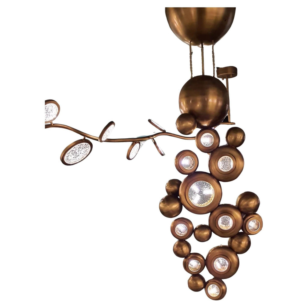 https://a.1stdibscdn.com/bubble-collection-modern-brass-and-glass-chandelier-for-luxury-living-room-for-sale/f_98192/f_462860321755272363941/f_46286032_1755272364465_bg_processed.jpg