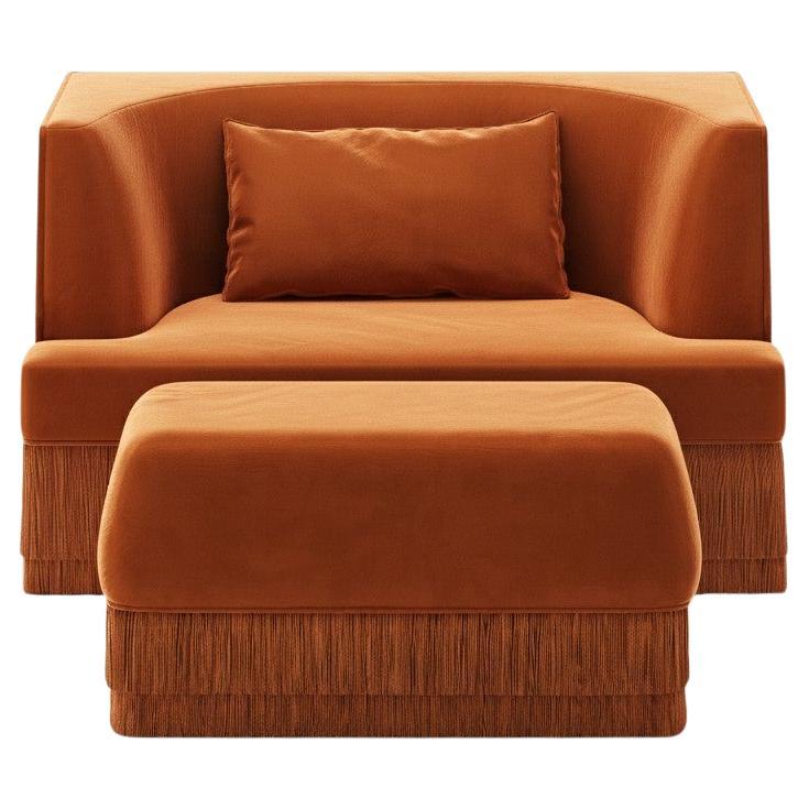 https://a.1stdibscdn.com/alcove-fringe-sofa-with-ottoman-linear-form-fringed-base-by-sidani-design-for-sale/f_27693/f_463377221761002096490/f_46337722_1761002096740_bg_processed.jpg