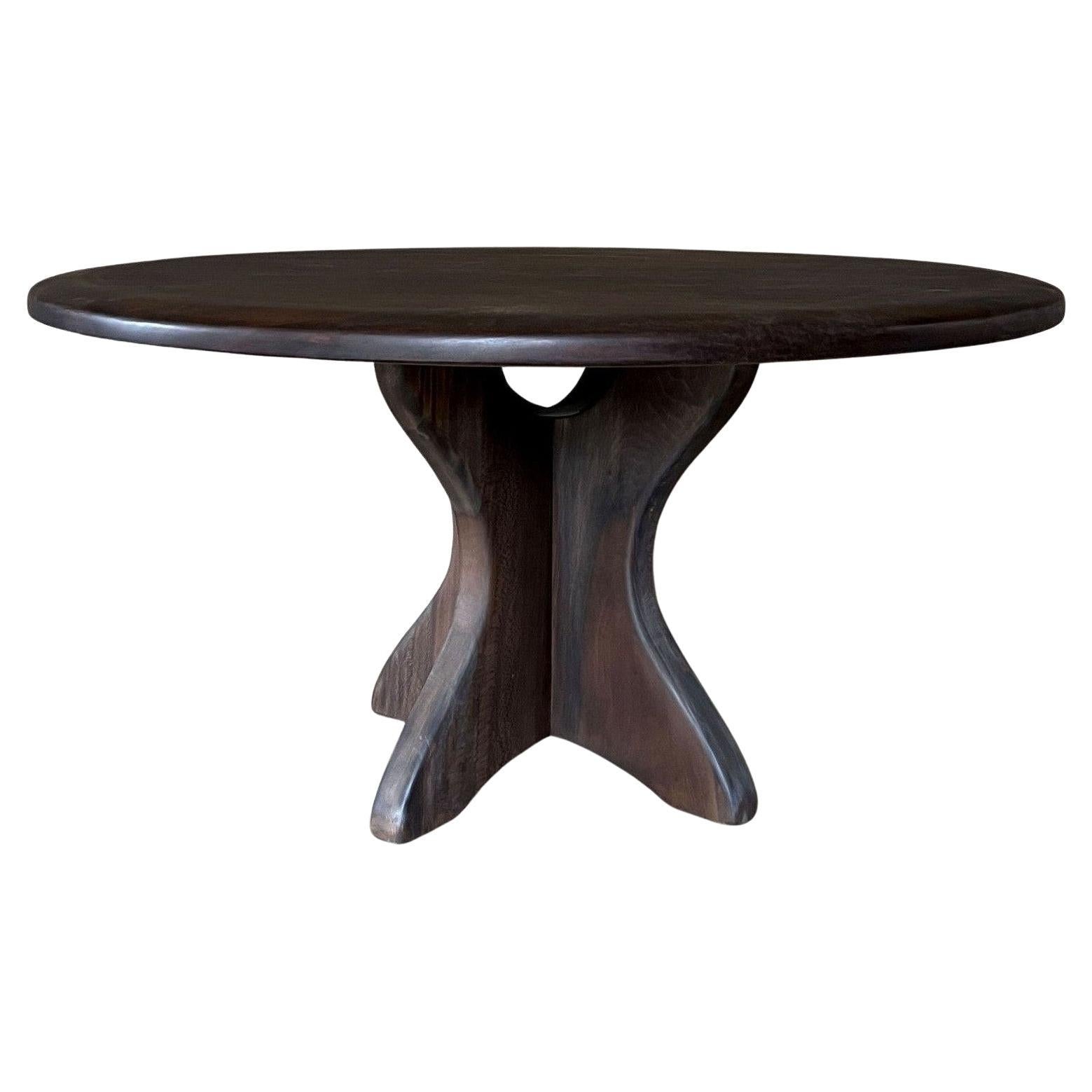 https://a.1stdibscdn.com/dani-custom-round-organic-table-for-sale/f_20233/f_464611221756493816076/f_46461122_1756493816460_bg_processed.jpg