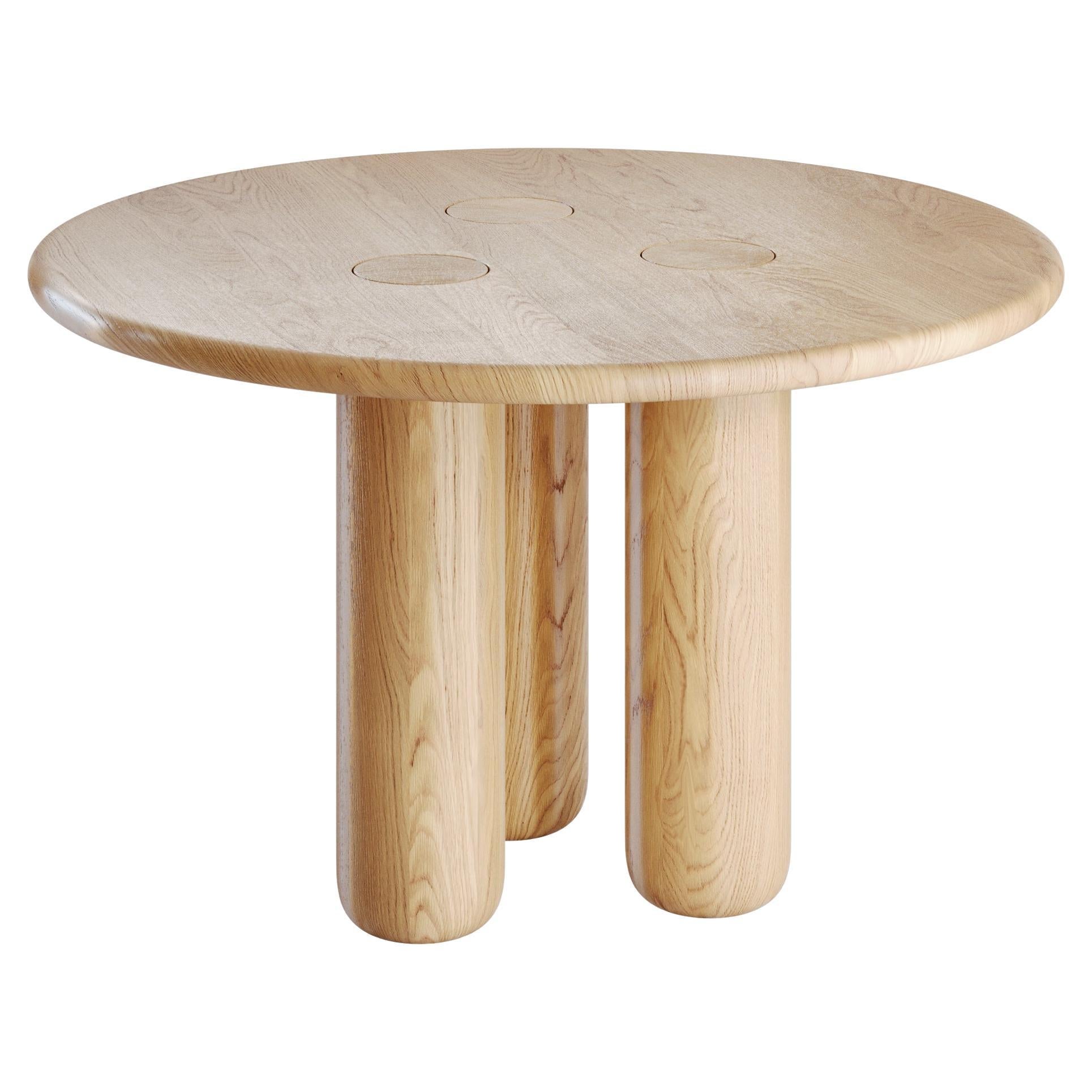 https://a.1stdibscdn.com/organic-modern-round-solid-oak-dining-table-in-natural-finish-for-sale/f_99712/f_465562521757145820103/f_46556252_1757145820549_bg_processed.jpg