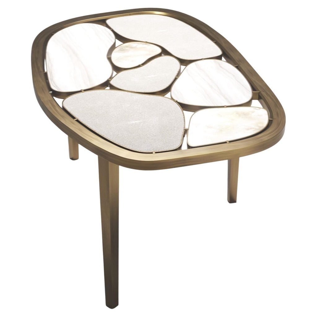 https://a.1stdibscdn.com/shagreen-quartz-onyx-nesting-coffee-table-with-brass-details-by-kifu-paris-for-sale/f_45491/f_468170821758854195151/f_46817082_1758854195625_bg_processed.jpg