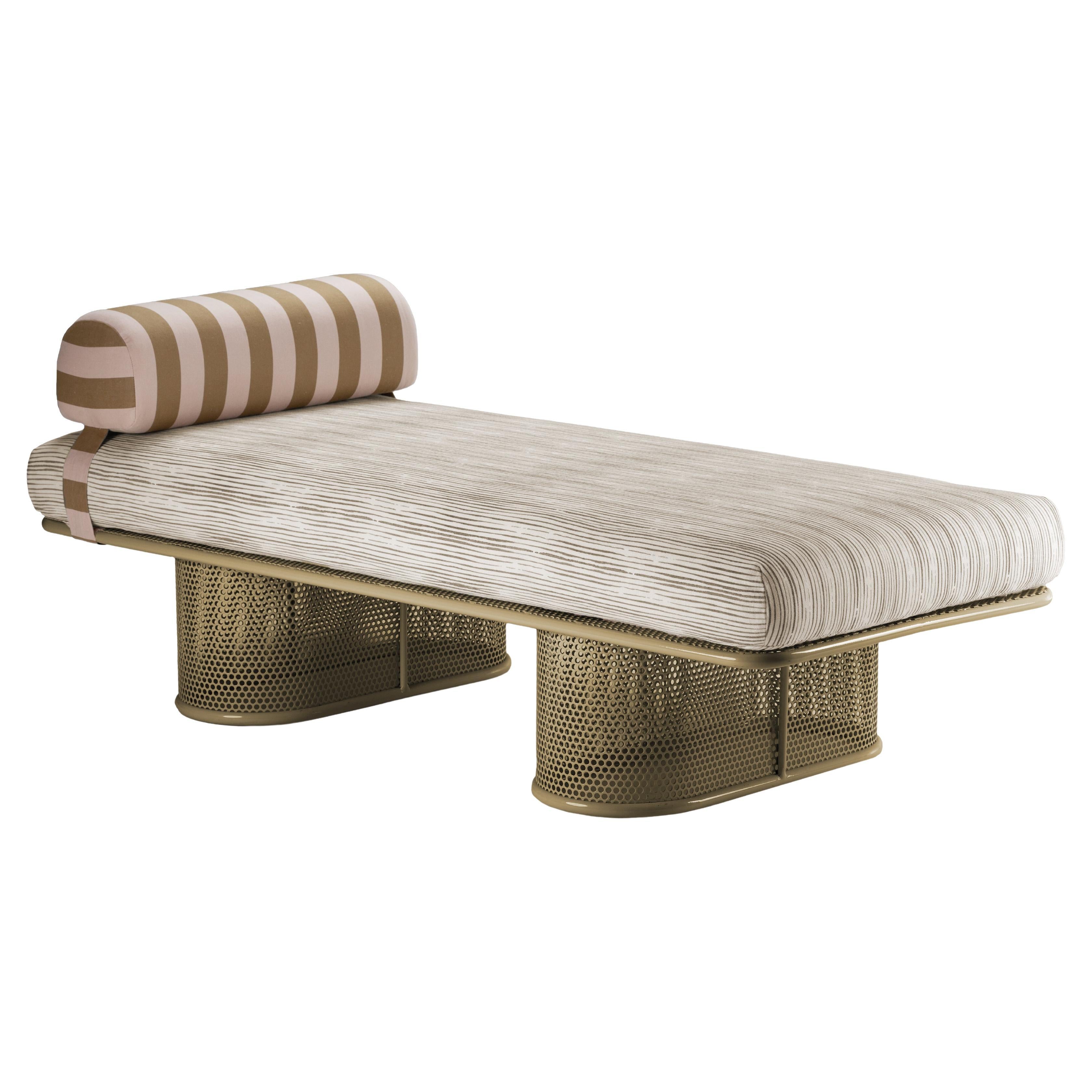 https://a.1stdibscdn.com/riviera-bench-180cm-in-lacquered-gold-metal-stripes-fabric-for-outdoors-for-sale/f_40973/f_468952221759416023041/f_46895222_1759416024279_bg_processed.jpg