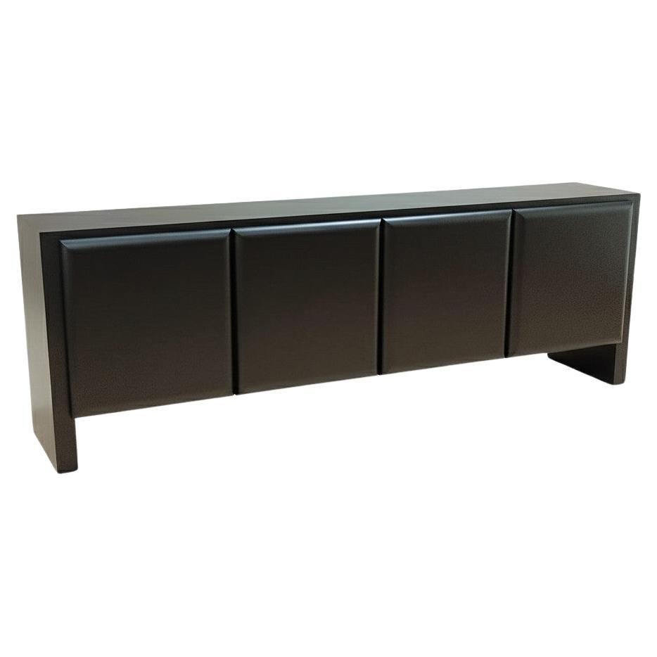 https://a.1stdibscdn.com/archivesE/upload/f_27693/f_469714121759956476655/f_46971412_1759956476805_bg_processed.jpg