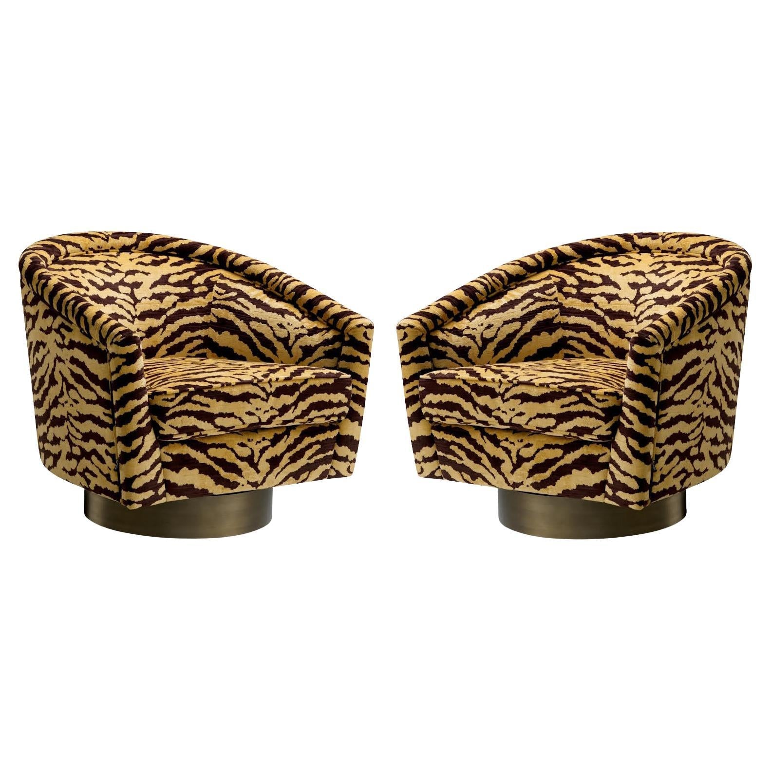 https://a.1stdibscdn.com/pair-of-catene-armchairs-in-brown-tigris-fabric-a-swivel-base-in-brushed-brass-for-sale/f_15302/f_469990521760122910133/f_46999052_1760122910546_bg_processed.jpg