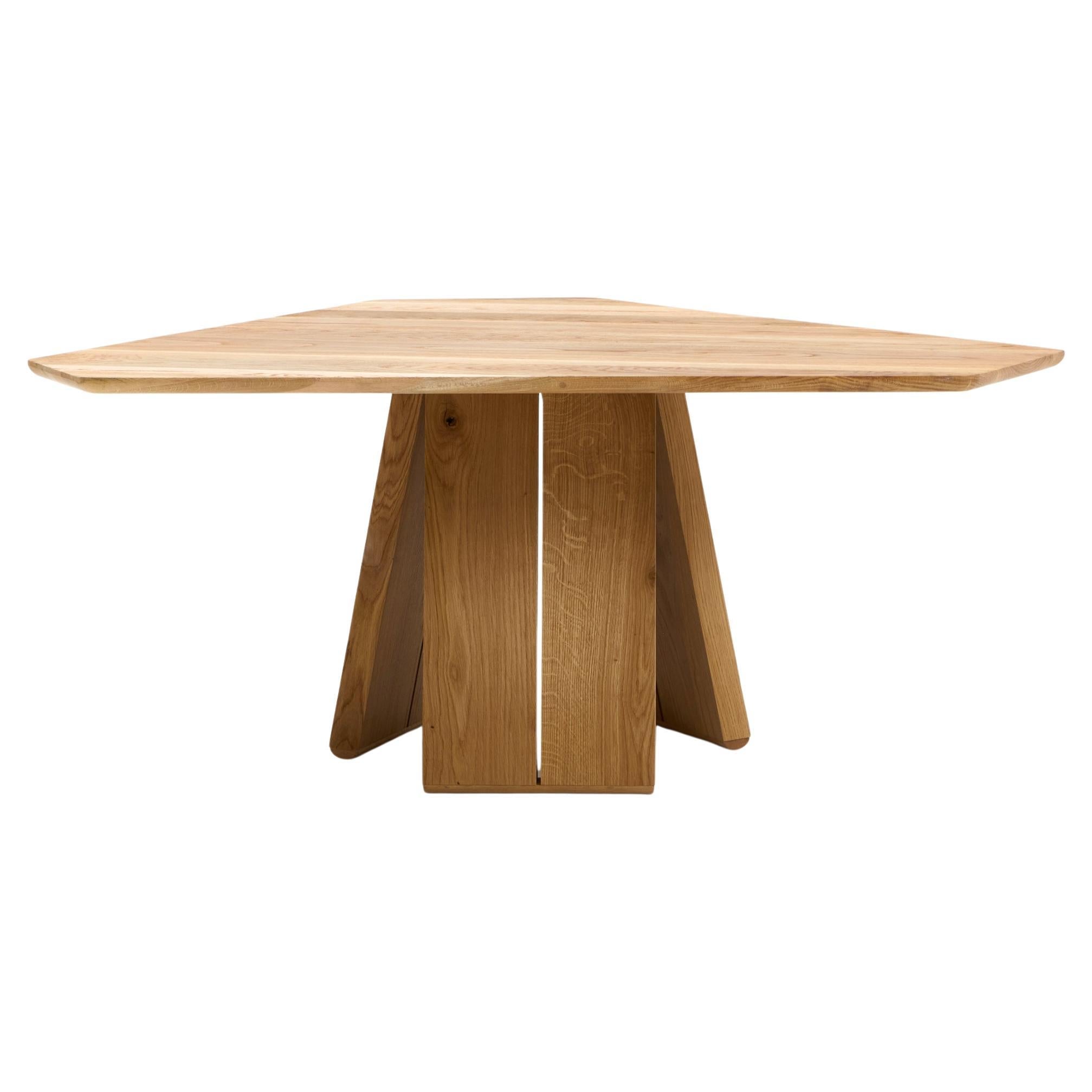 https://a.1stdibscdn.com/pericia-dining-table-for-sale/f_62582/f_471985221761380582364/f_47198522_1761380582853_bg_processed.jpg