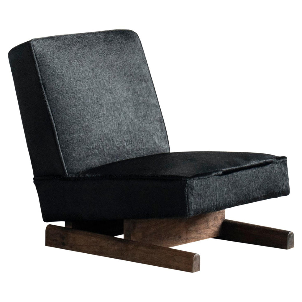 https://a.1stdibscdn.com/ut-01-cowhide-and-walnut-sofa-by-sing-chan-for-sale/f_12192/f_472362221761586631152/f_47236222_1761586631611_bg_processed.jpg