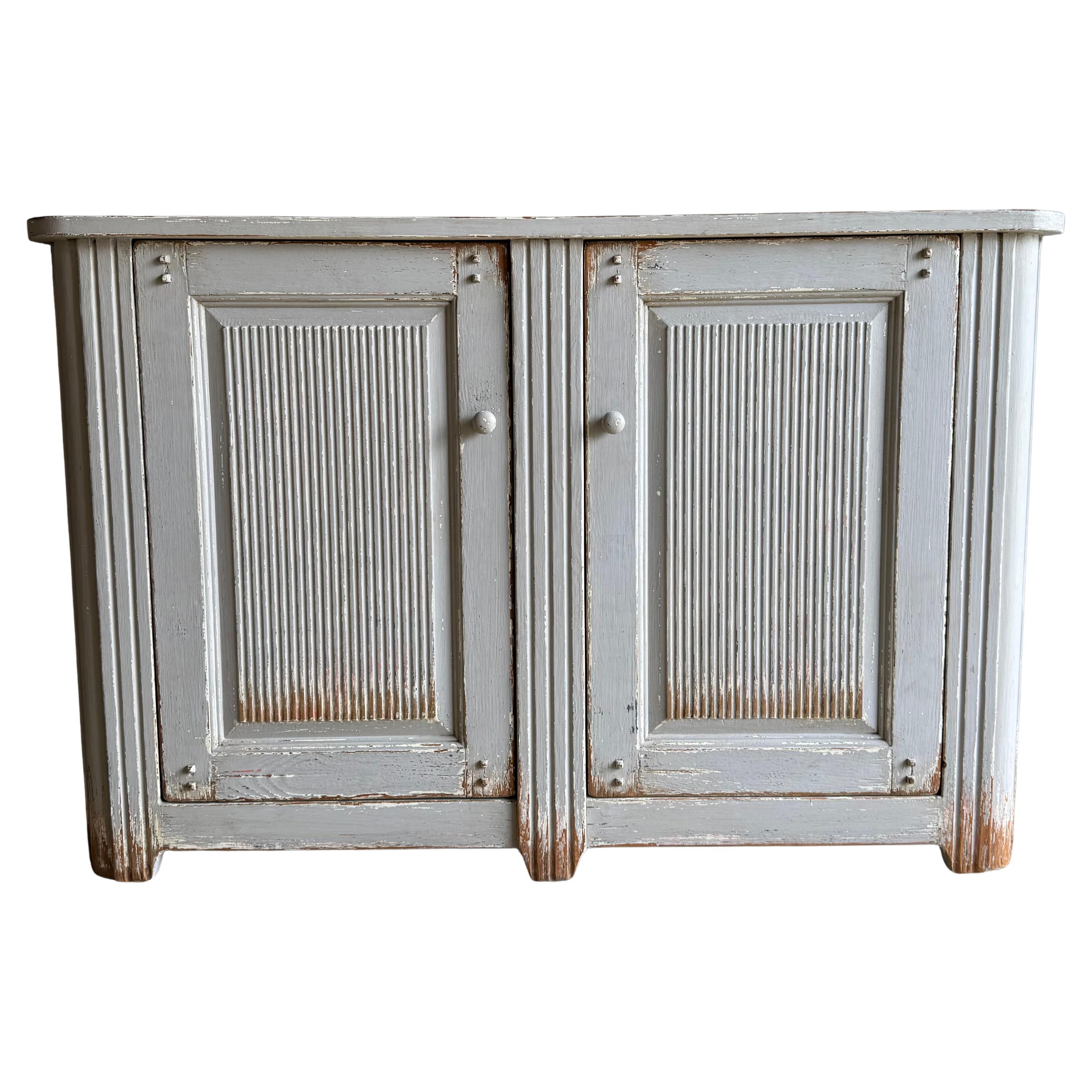 https://a.1stdibscdn.com/vintage-style-painted-2-door-cabinet-for-sale/f_18223/f_476938821764017956623/f_47693882_1764017957765_bg_processed.jpg