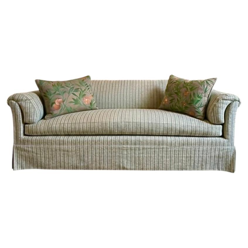 https://a.1stdibscdn.com/portarlington-sofa-in-the-style-of-howard-sons-upholstered-in-susan-deliss-for-sale/f_107472/f_479543421774631373899/f_47954342_1774631373931_bg_processed.jpg