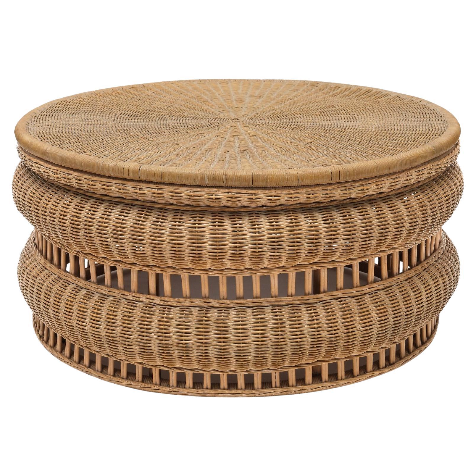 https://a.1stdibscdn.com/round-rattan-coffee-table-tambour-by-bunny-williams-home-for-sale/f_83572/f_480070421765824370980/f_48007042_1765824371523_bg_processed.jpg