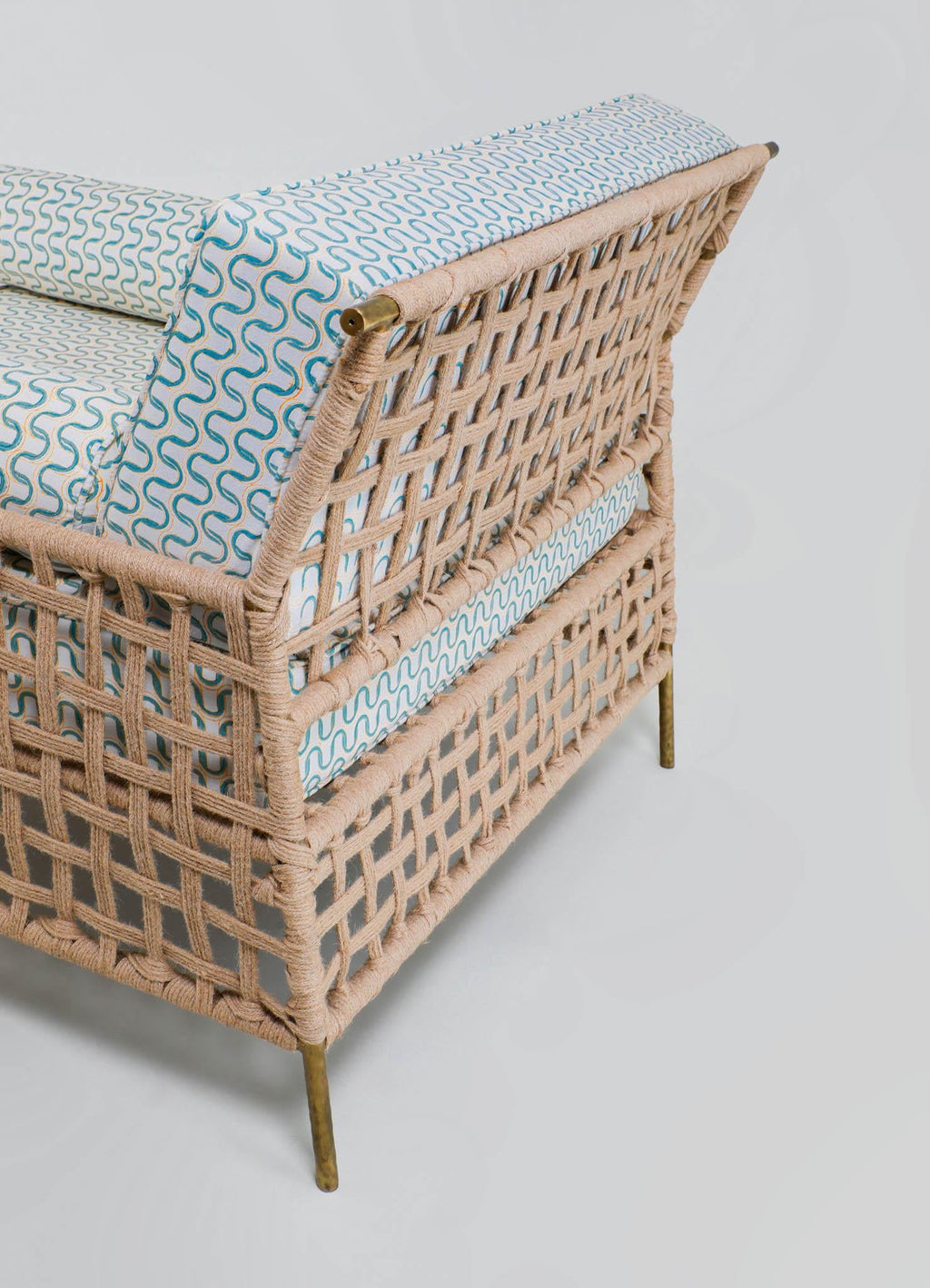 https://a.1stdibscdn.com/twist-knot-natural-armchair-in-rope-with-brass-legs-viya-by-vikram-goyal-for-sale-picture-4/56838222/f_480117621765964528625/f_48011762_4_master.jpg