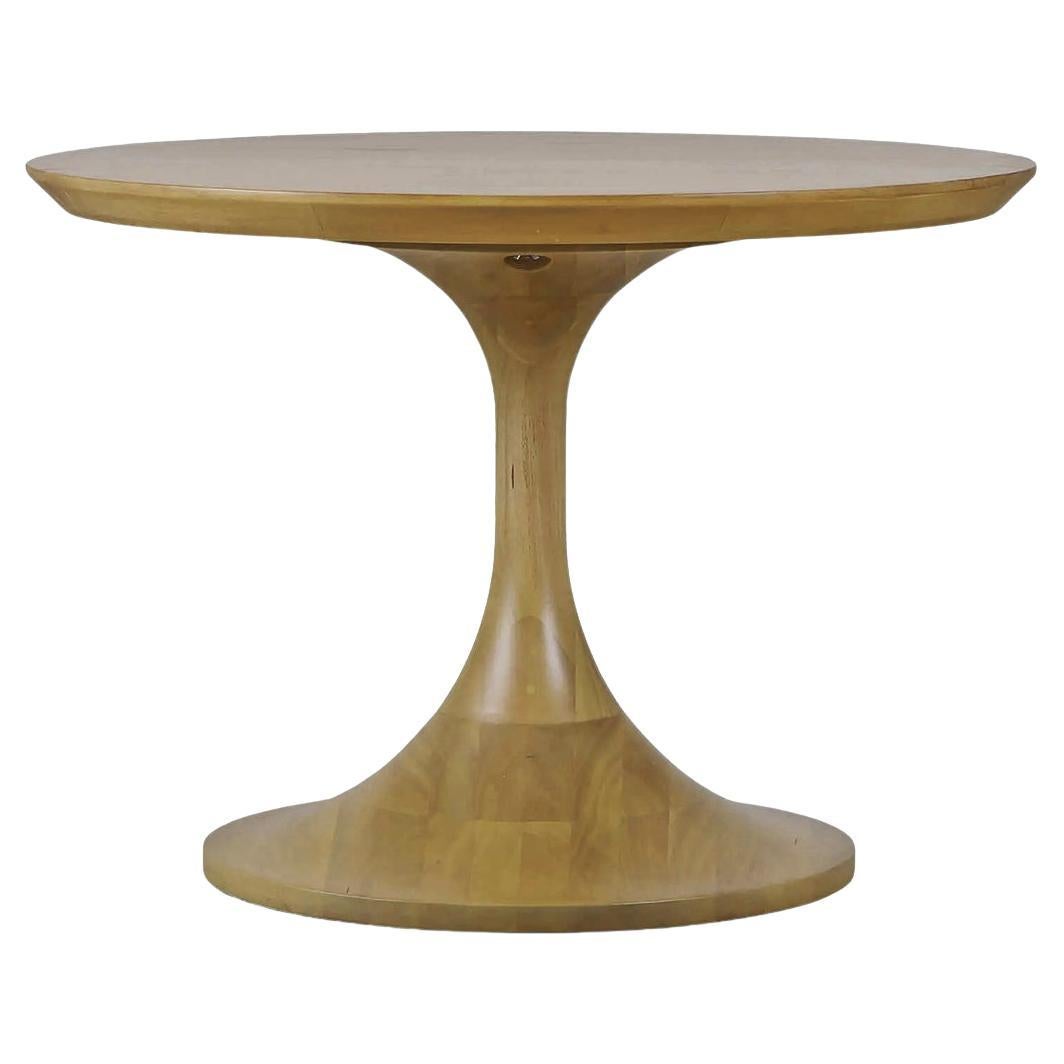 https://a.1stdibscdn.com/small-french-modern-tulip-dining-table-for-sale/f_8038/f_480648521766188536402/f_48064852_1766188536599_bg_processed.jpg
