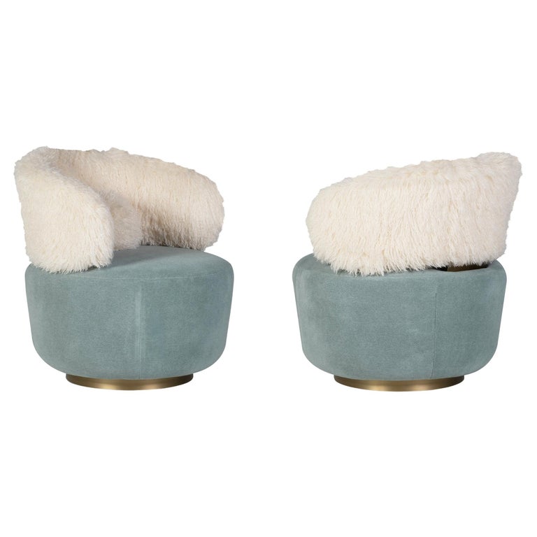 https://a.1stdibscdn.com/contemporary-caju-swivel-lounge-chair-set-2-boucle-faux-fur-by-greenapple-for-sale/f_53532/f_482072021767710600624/f_48207202_1767710601290_bg_processed.jpg?width=768