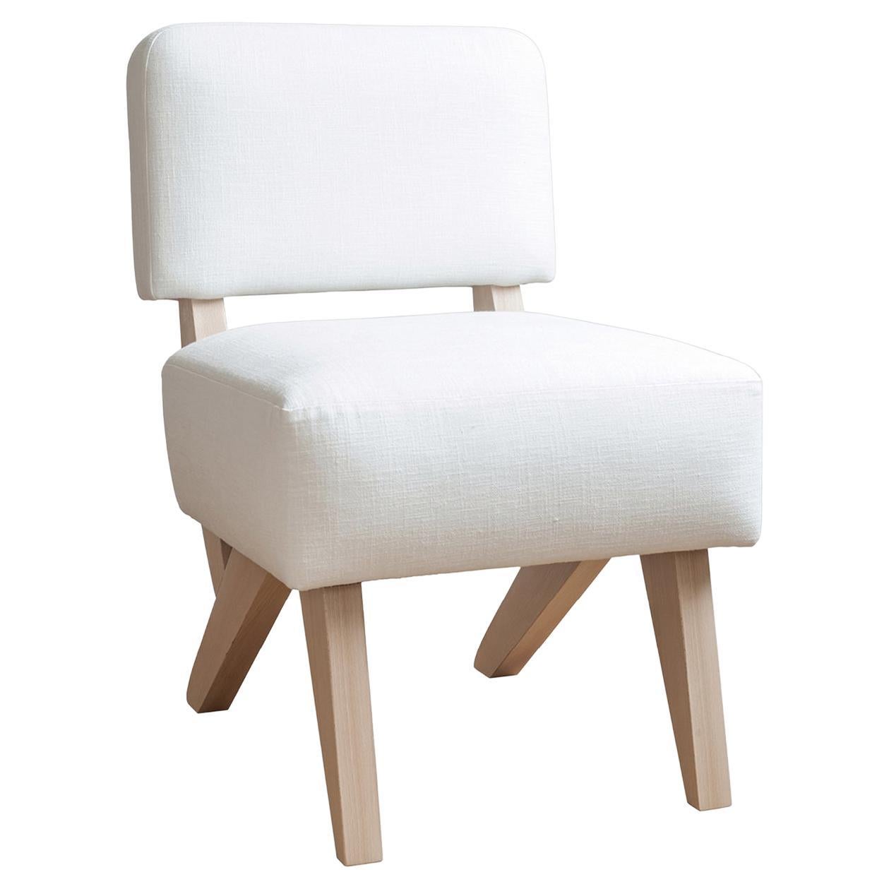 https://a.1stdibscdn.com/sainte-maxime-white-dining-chair-from-the-collezione-riviera-for-sale/f_17062/f_483177021768402114423/f_48317702_1768402114695_bg_processed.jpg