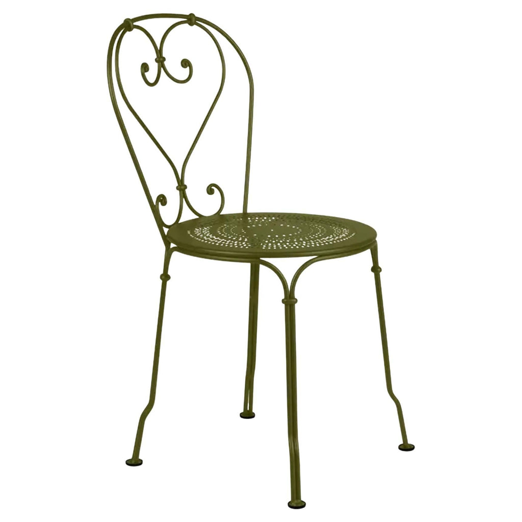 https://a.1stdibscdn.com/fermob-1900-chair-pesto-set-of-2-chairs-for-sale/f_105752/f_484425721769078019164/f_48442572_1769078019561_bg_processed.jpg