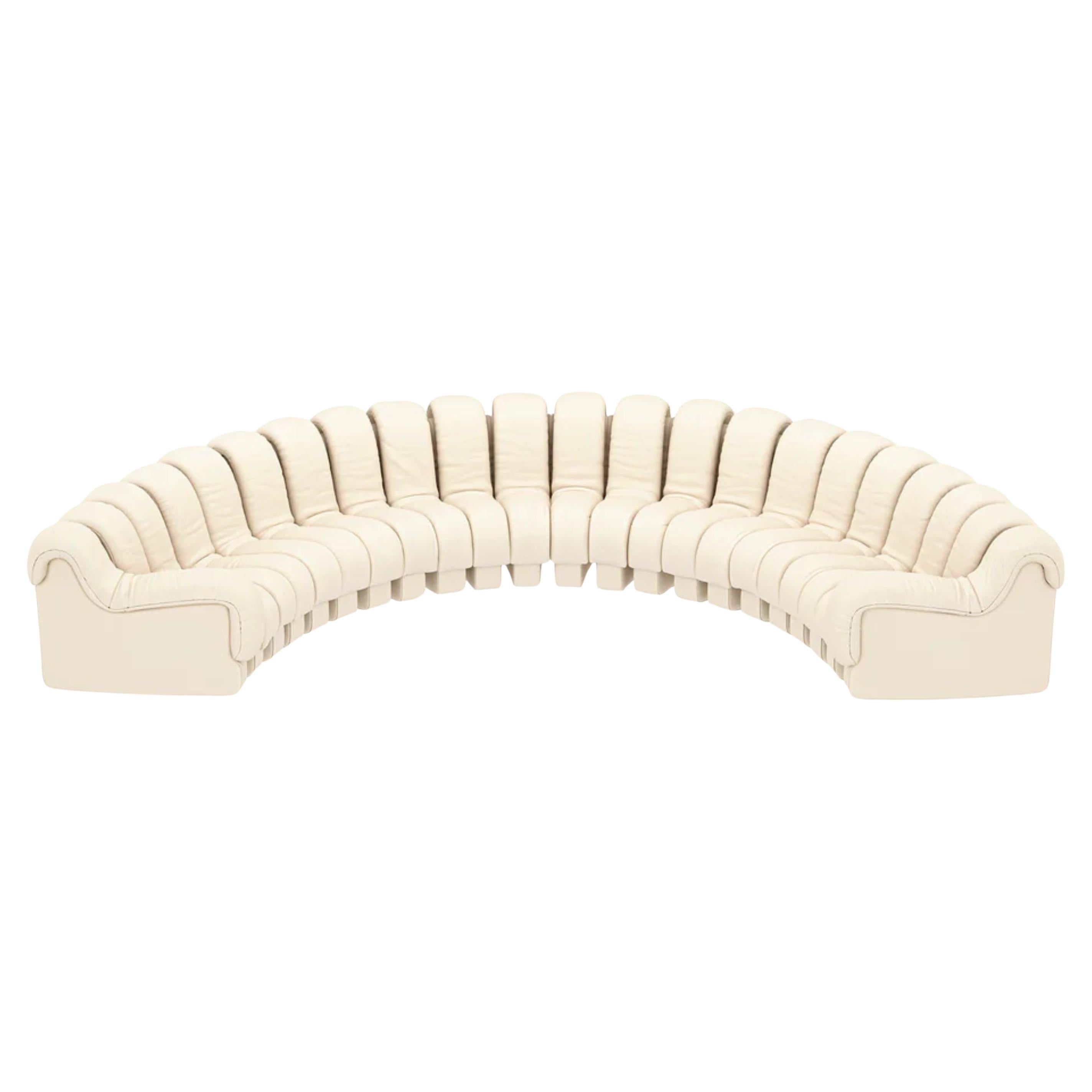 https://a.1stdibscdn.com/de-sede-ds-600-non-stop-shape-modular-sofa-in-white-leather-for-sale/f_16392/f_484480121769096755243/f_48448012_1769096755857_bg_processed.jpg