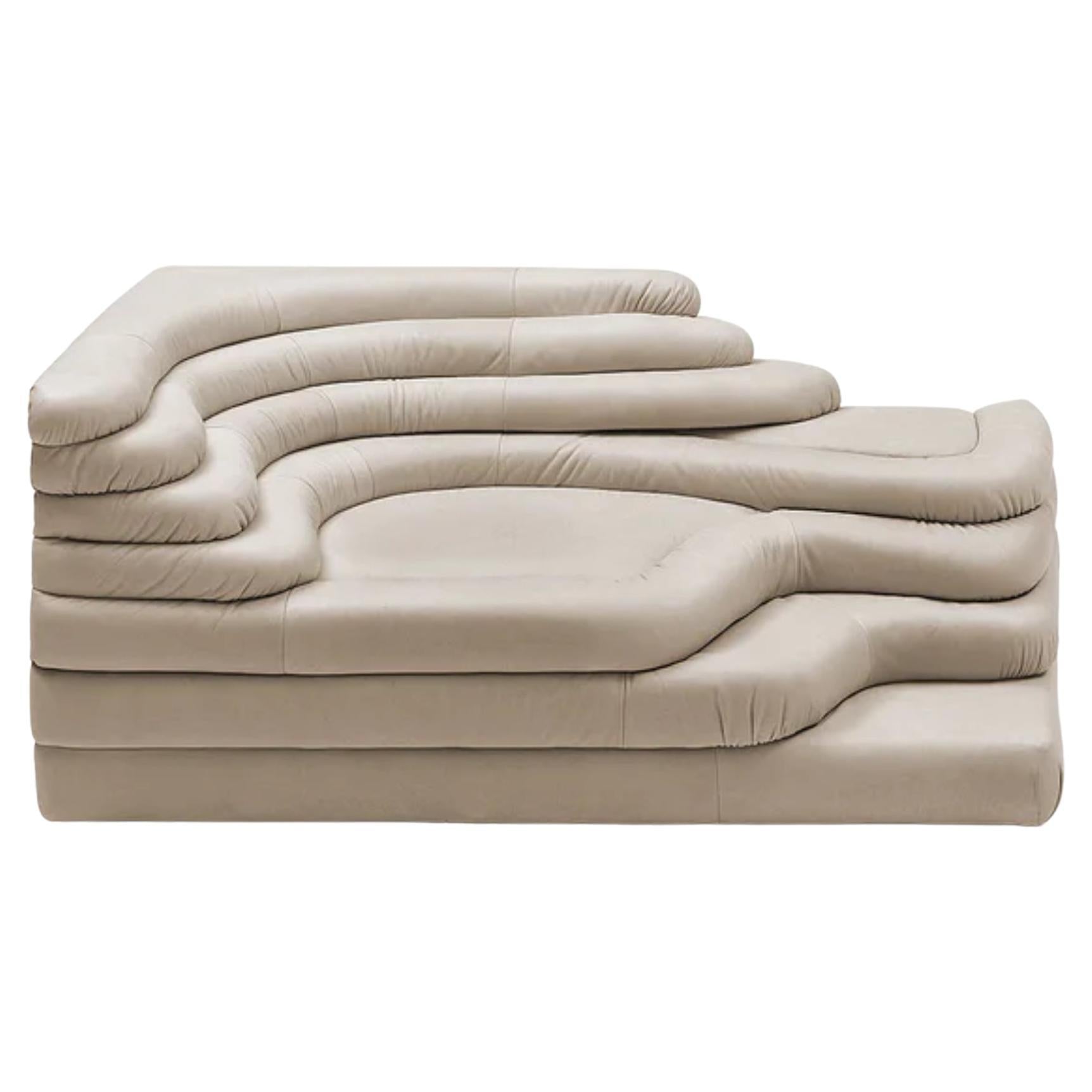 https://a.1stdibscdn.com/de-sede-ds-1025-09-terrazza-sofa-left-in-perla-upholstery-by-ubald-klug-for-sale/f_16392/f_484504821769103826370/f_48450482_1769103826807_bg_processed.jpg