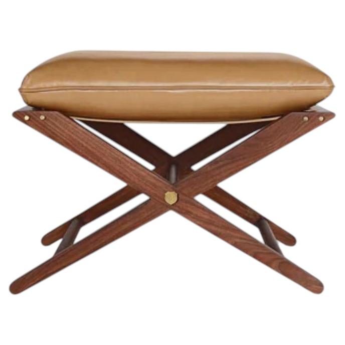 https://a.1stdibscdn.com/walnut-mv-footstool-by-madheke-for-sale/f_12192/f_487262221770652468306/f_48726222_1770652468331_bg_processed.jpg