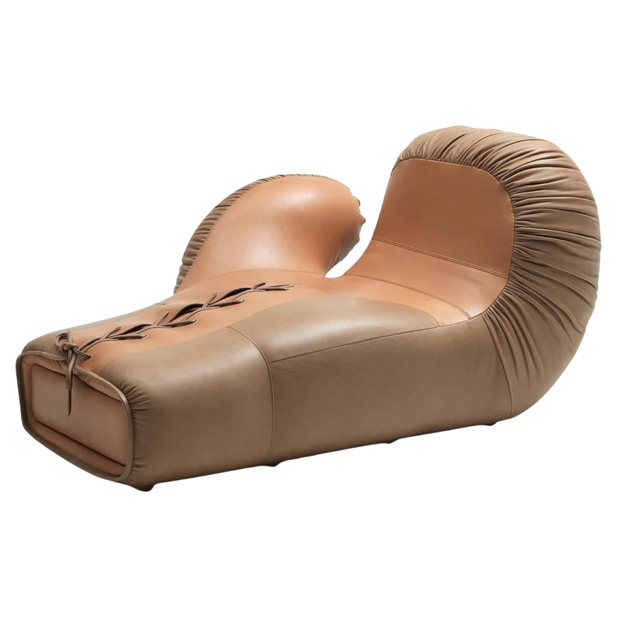 https://a.1stdibscdn.com/ds-2878-italian-pop-boxing-glove-chaise-lounge-left-in-leather-by-de-sede-for-sale/f_16392/f_487400821770712751714/f_48740082_1770712752555_bg_processed.jpg